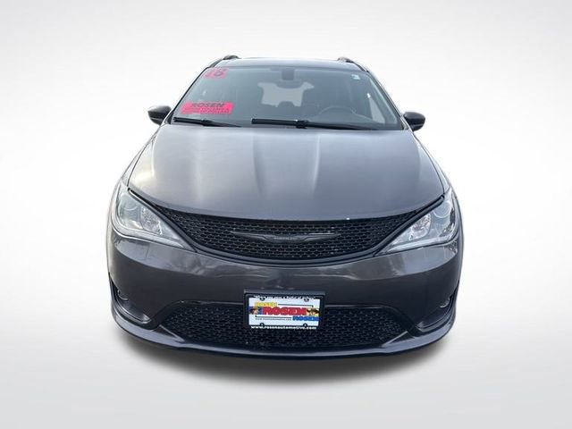 Used 2018 Chrysler Pacifica Touring-L w/ Premium Audio Group image 8