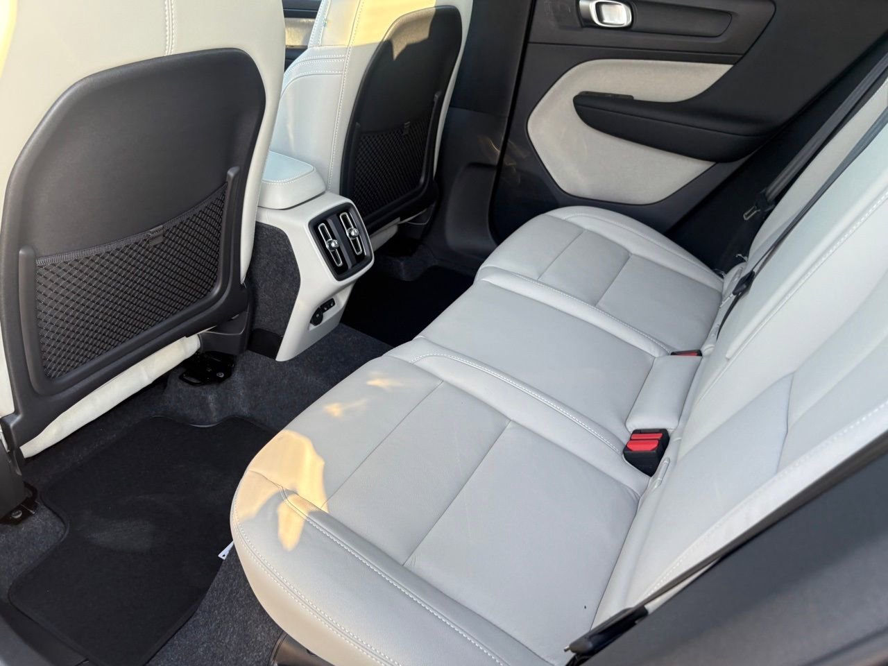 New 2026 Volvo XC40 B5 Plus w/ Protection Package Premier image 17