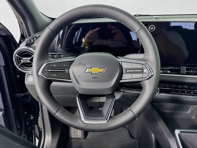 Used 2025 Chevrolet Equinox LT FWD image 12