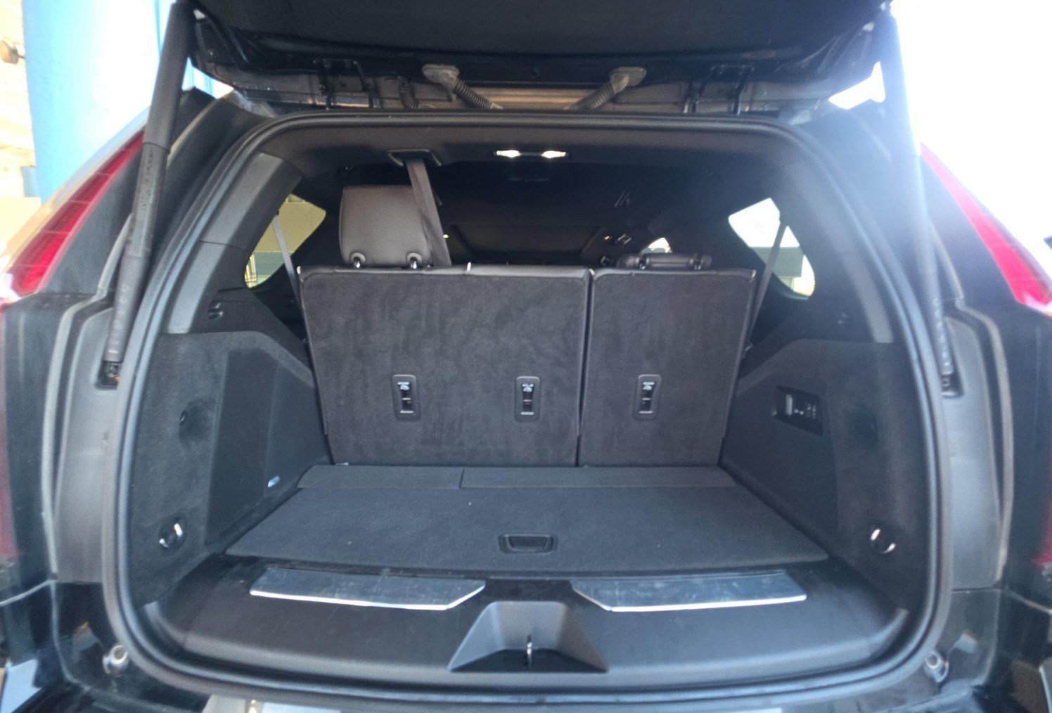 Used 2021 Cadillac Escalade Sport w/ Driver Assist Tech Package image 11