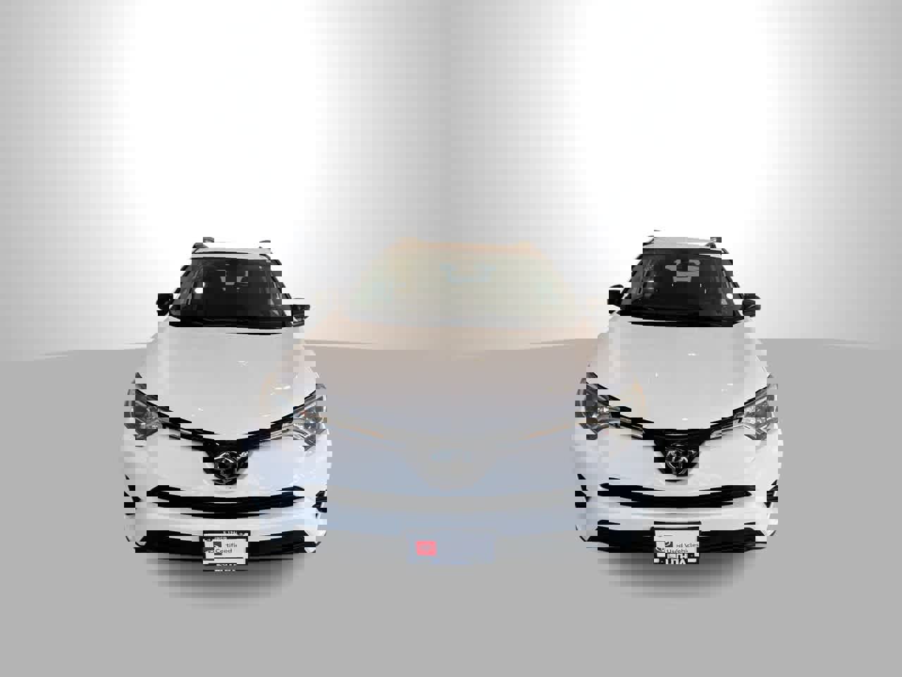 Used 2018 Toyota RAV4 LE image 3