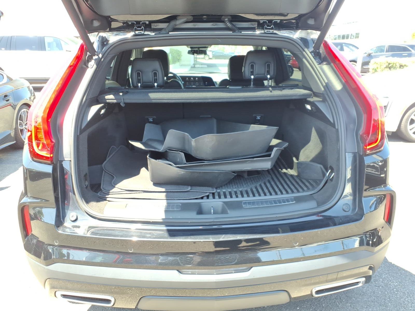 Certified 2024 Cadillac XT4 Premium Luxury AWD/4WD image 13