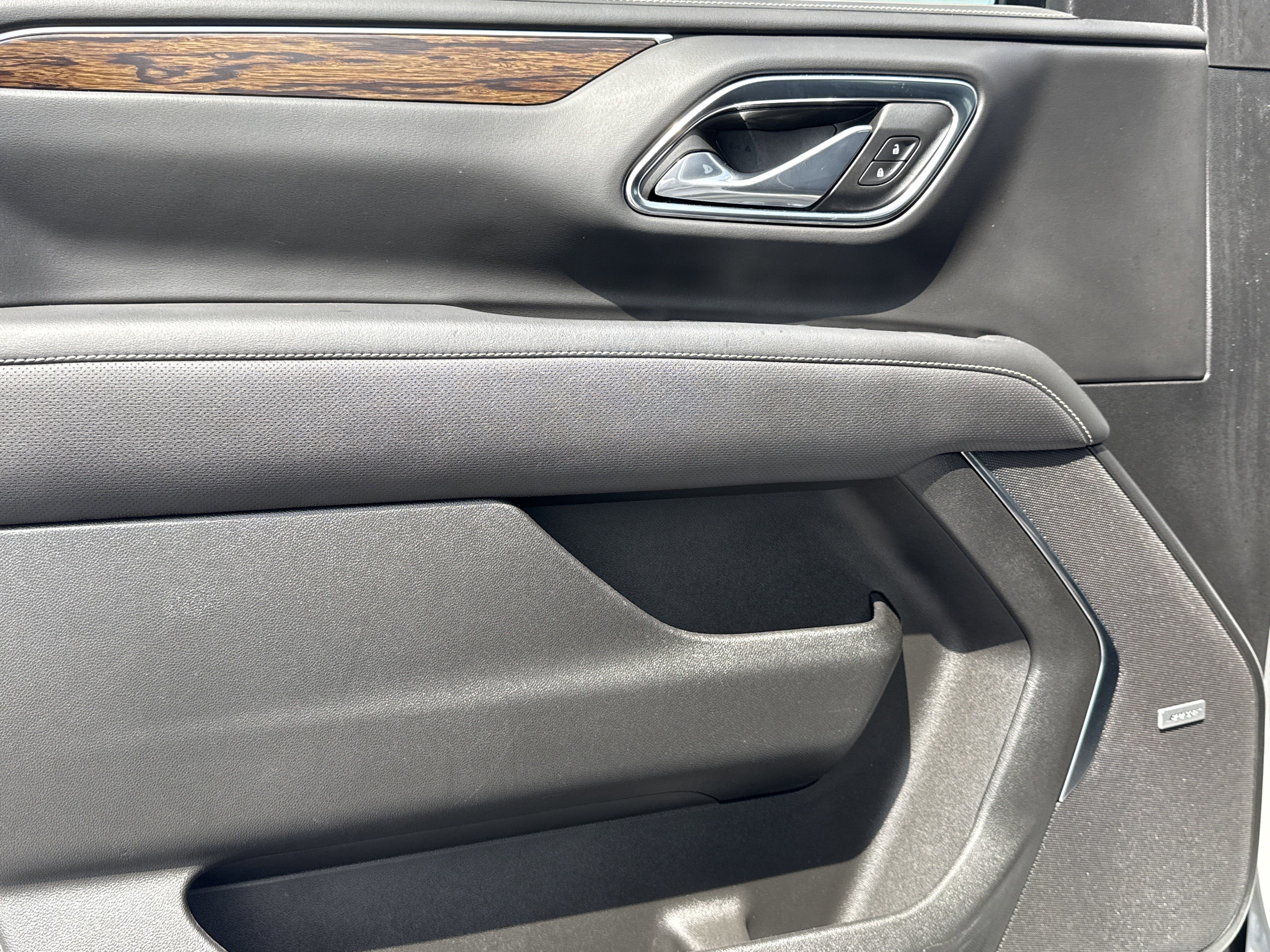 Used 2024 Chevrolet Tahoe Premier w/ Premium Package 2 image 14