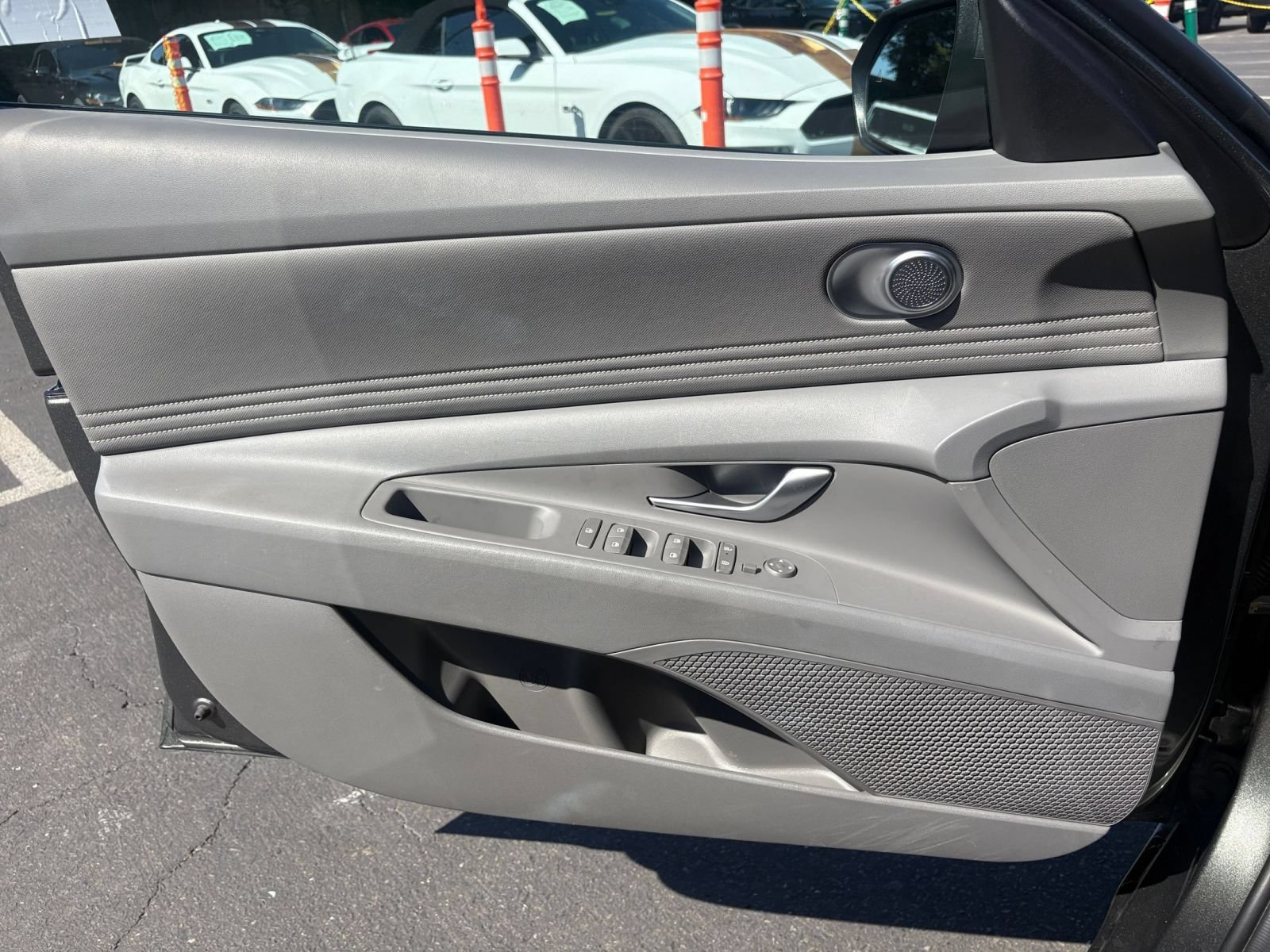 Used 2025 Hyundai Elantra SEL FWD image 18