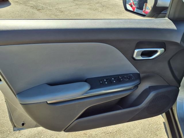 Used 2025 Kia K4 LXS FWD image 11