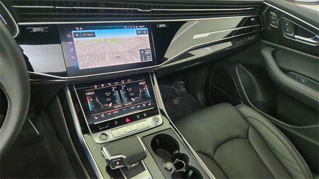 Used 2025 Audi Q8 Prestige w/ Prestige Package image 43