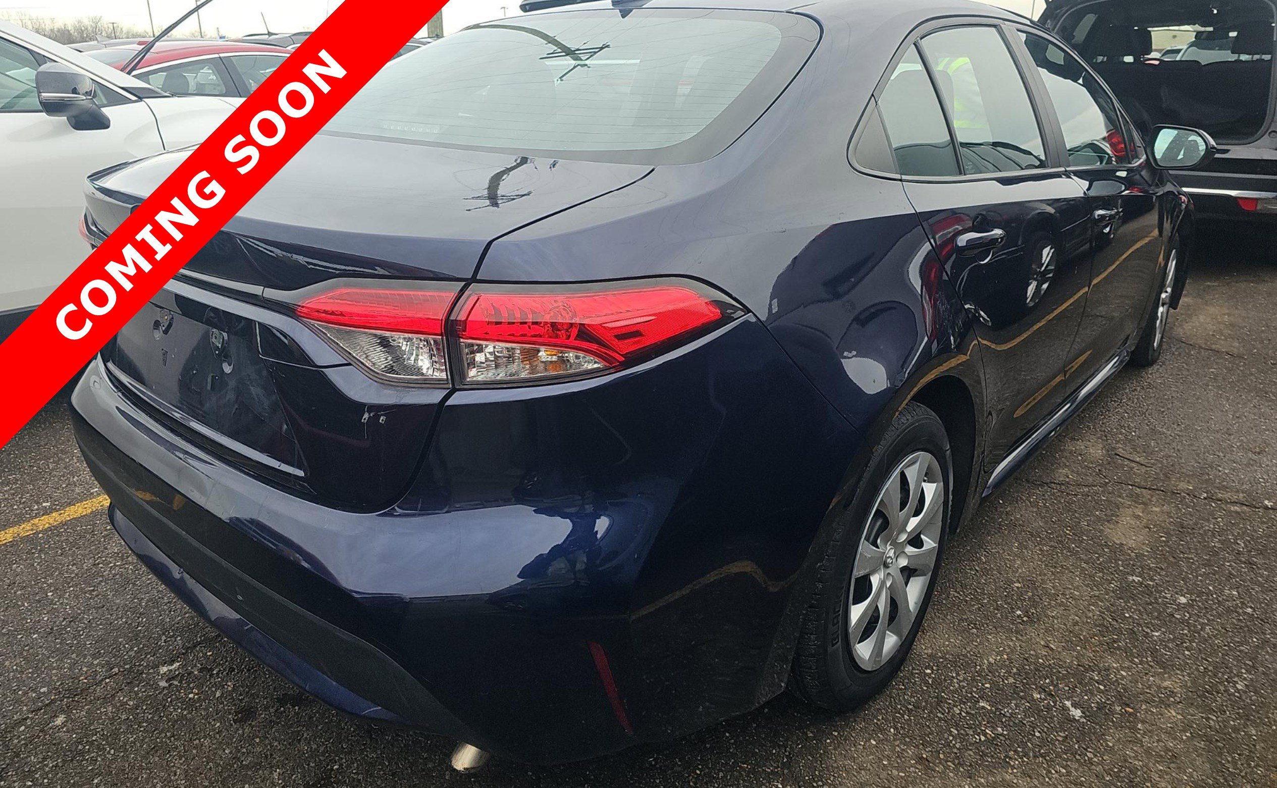 Used 2022 Toyota Corolla LE image 3