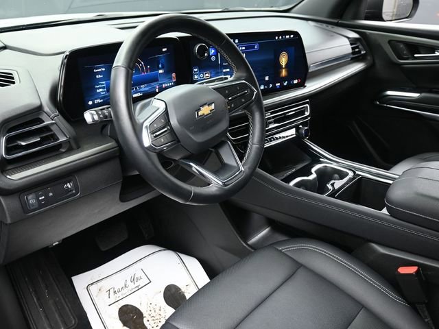 Used 2025 Chevrolet Traverse LT image 8