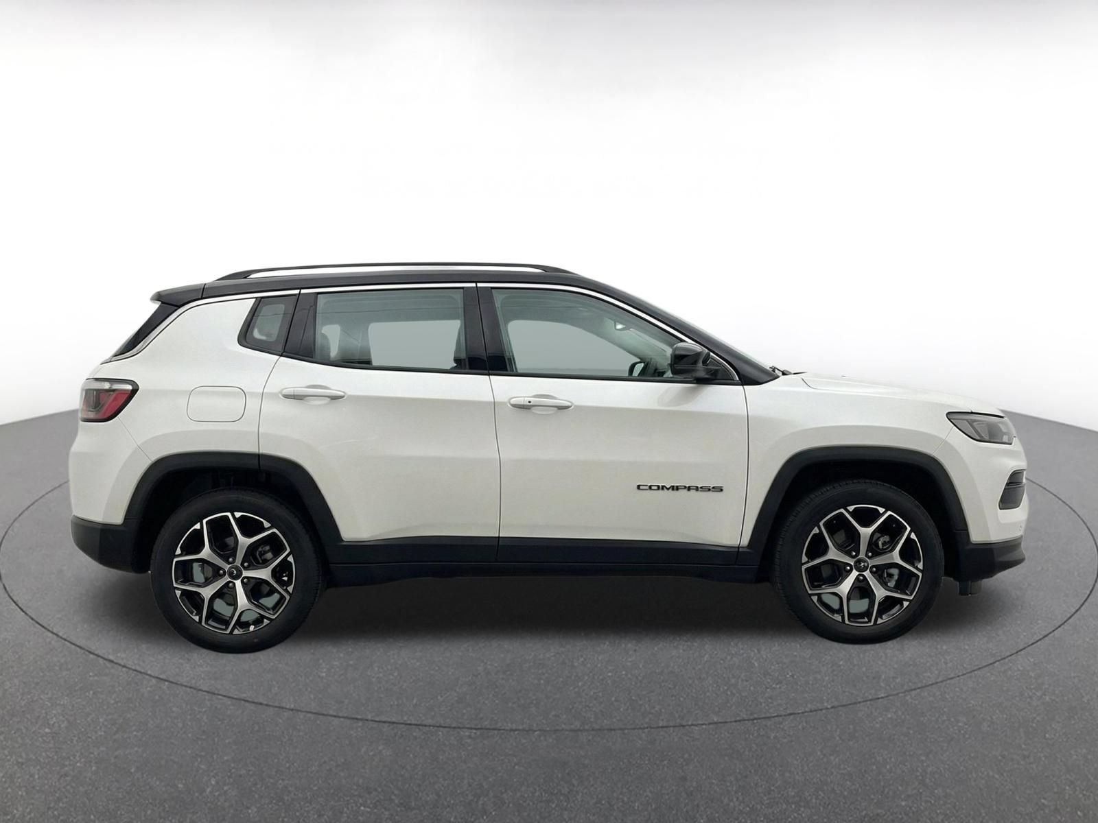 Used 2025 Jeep Compass Limited AWD/4WD image 14