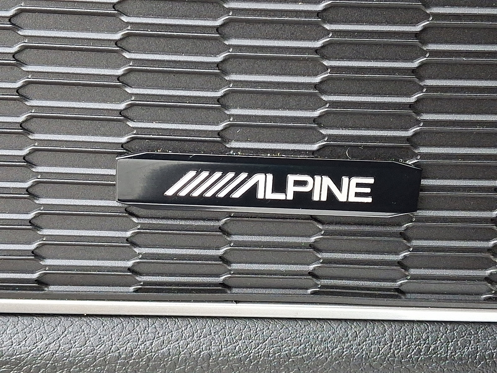 Used 2023 Jeep Grand Cherokee Limited w/ Luxury Tech Group II image 25