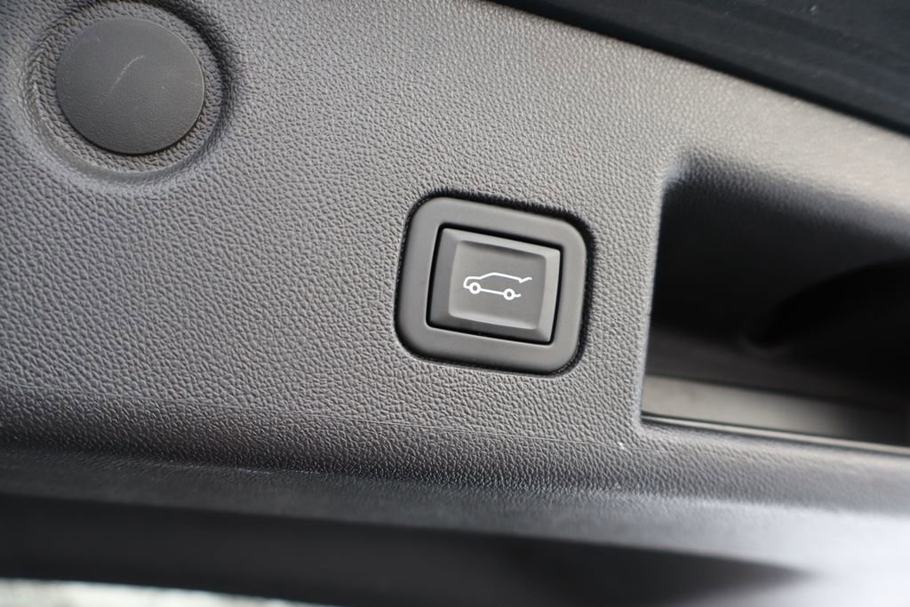 Used 2023 Chevrolet Equinox LT image 34