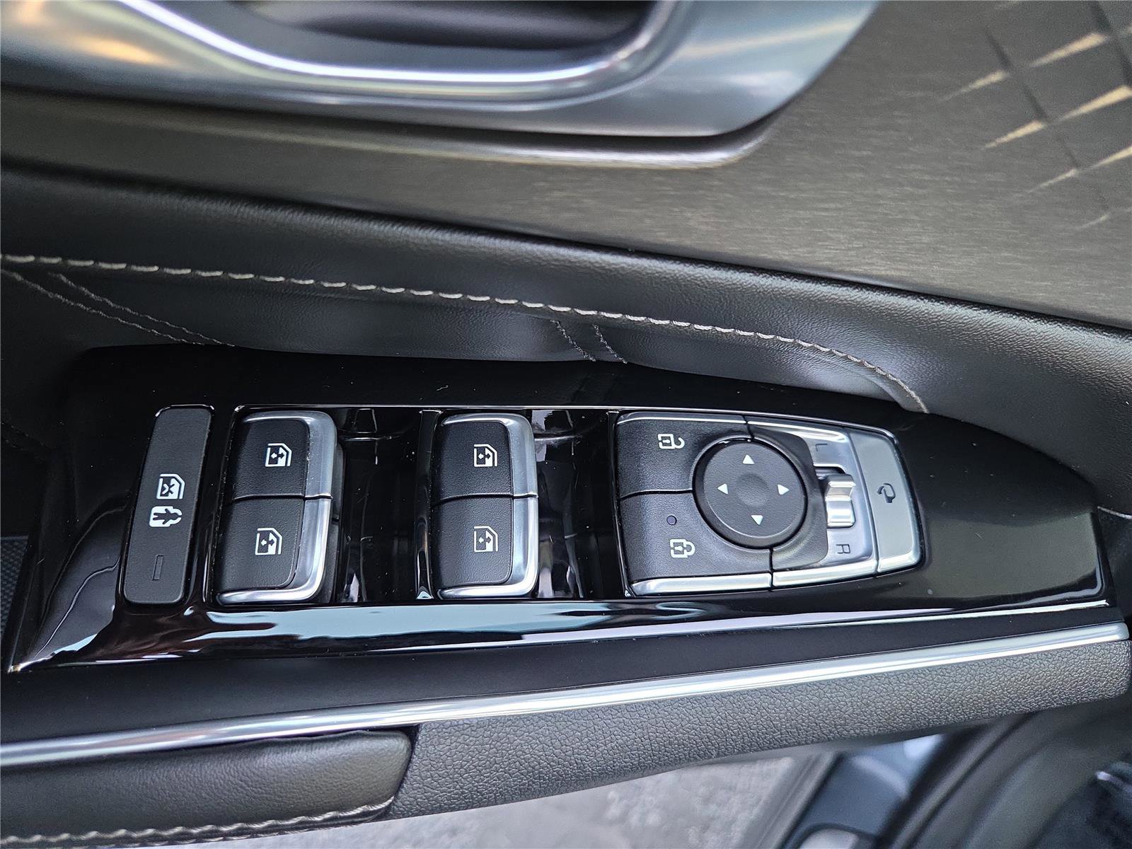 Certified 2023 Kia Sorento SX image 14