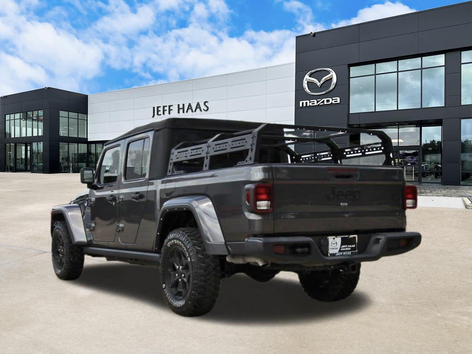 Used 2022 Jeep Gladiator Sport AWD/4WD image 2