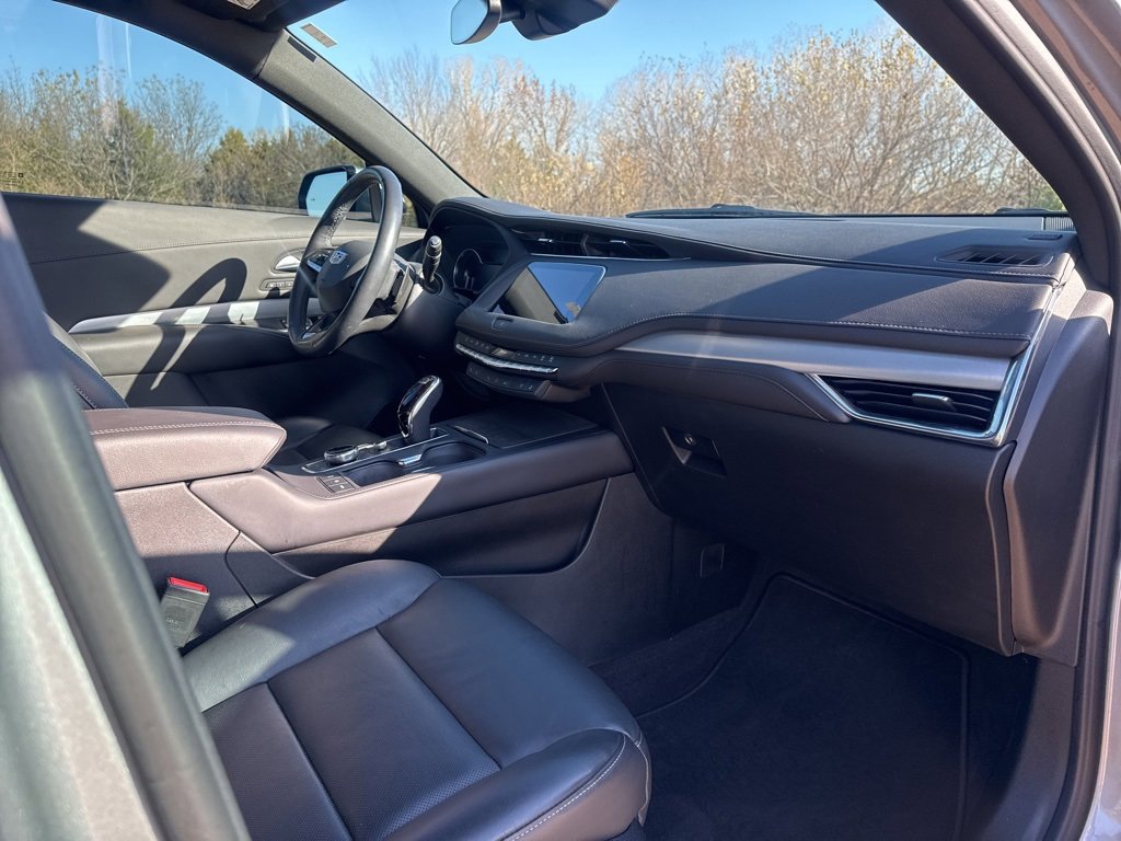 Used 2023 Cadillac XT4 Premium Luxury image 48