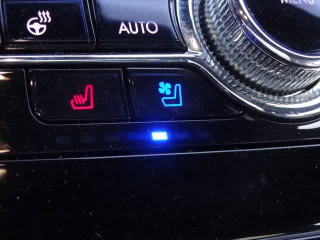 Used 2021 Lincoln Corsair AWD w/ Premium Package image 32