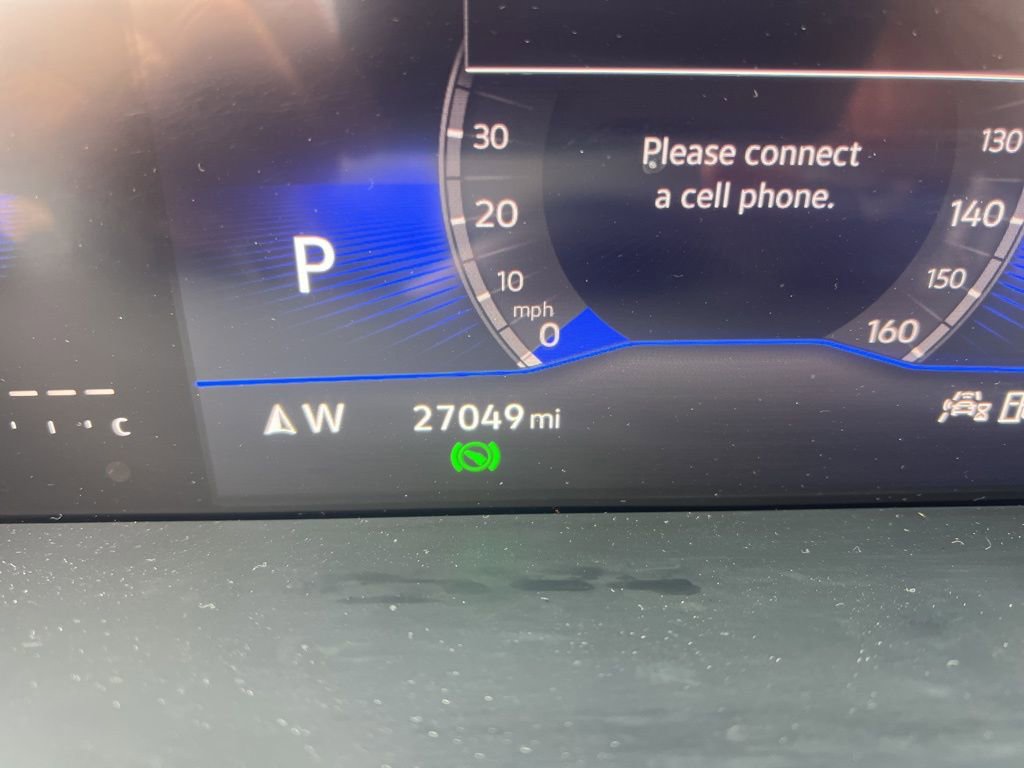 Used 2023 Volkswagen Tiguan SE w/ Panoramic Sunroof Package FWD image 3