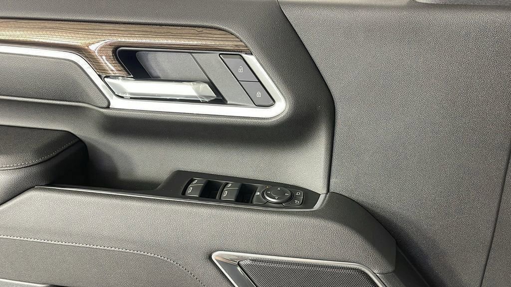 New 2025 Chevrolet Silverado 2500 LT w/ Convenience Package image 39