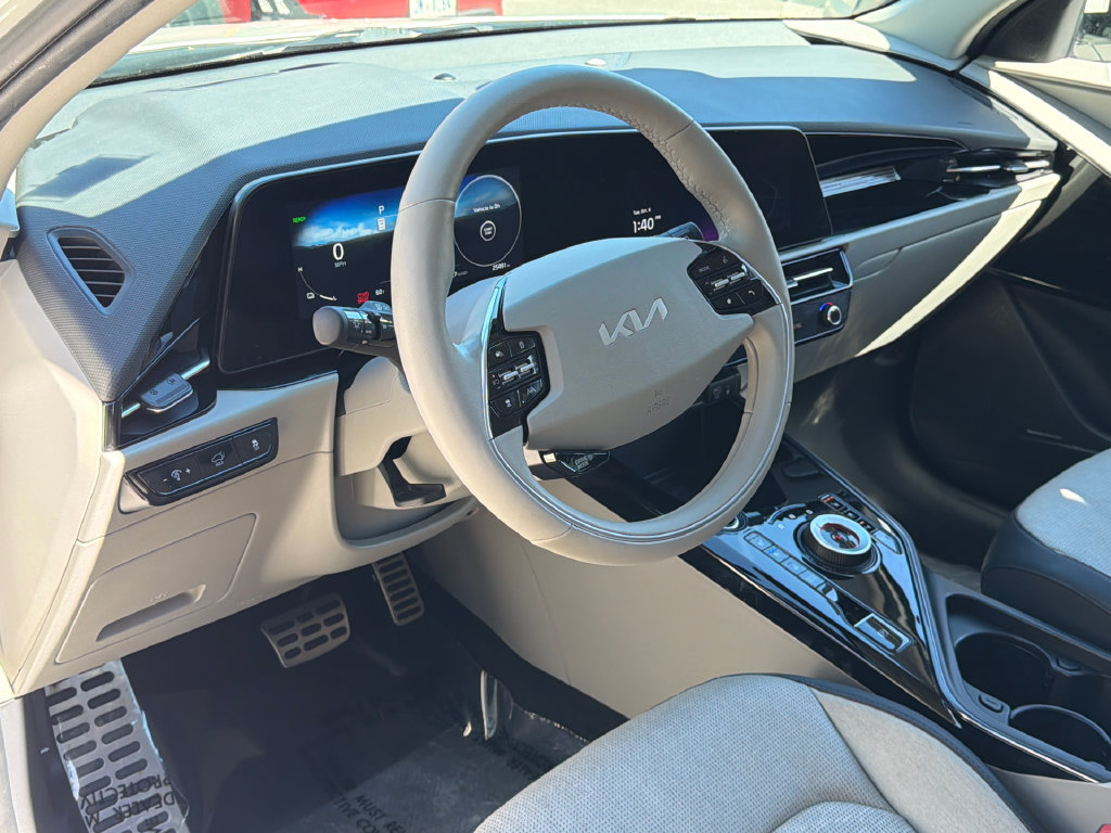 Used 2024 Kia Niro Wave w/ Wave Preserve Package FWD image 23