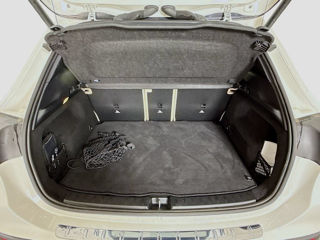 Used 2025 Mercedes-Benz GLA 250 image 23