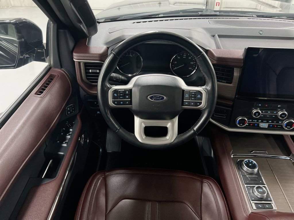 Used 2024 Ford Expedition Limited image 11