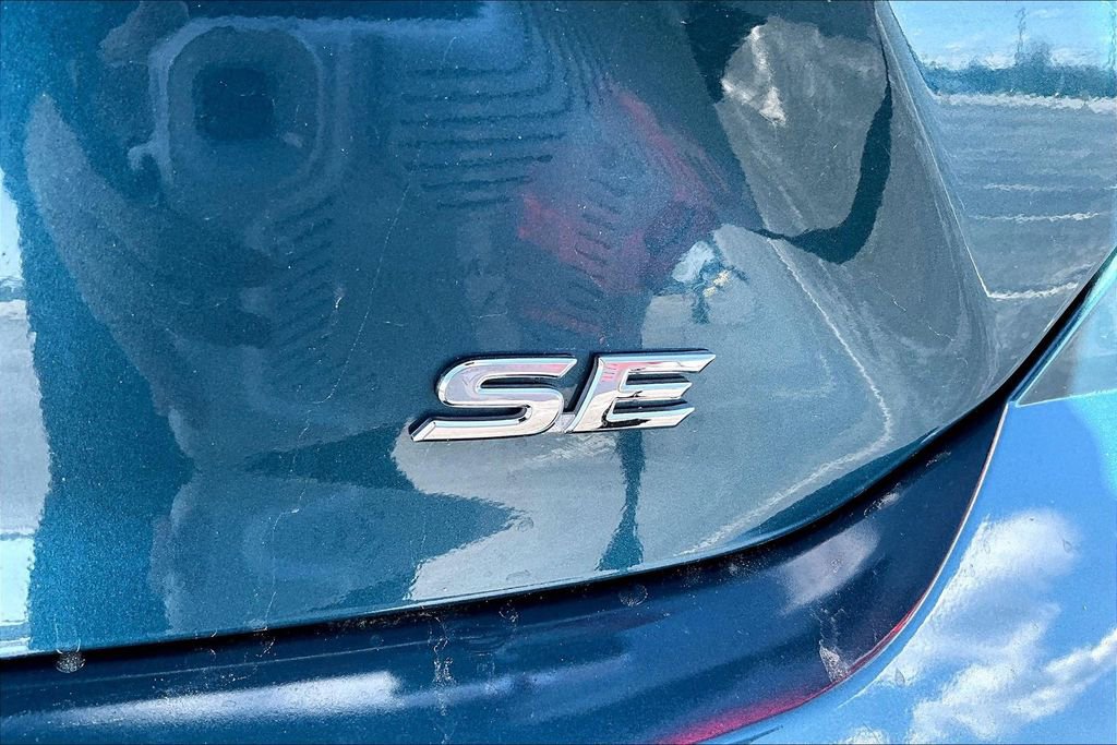 Used 2025 Toyota Camry SE image 8