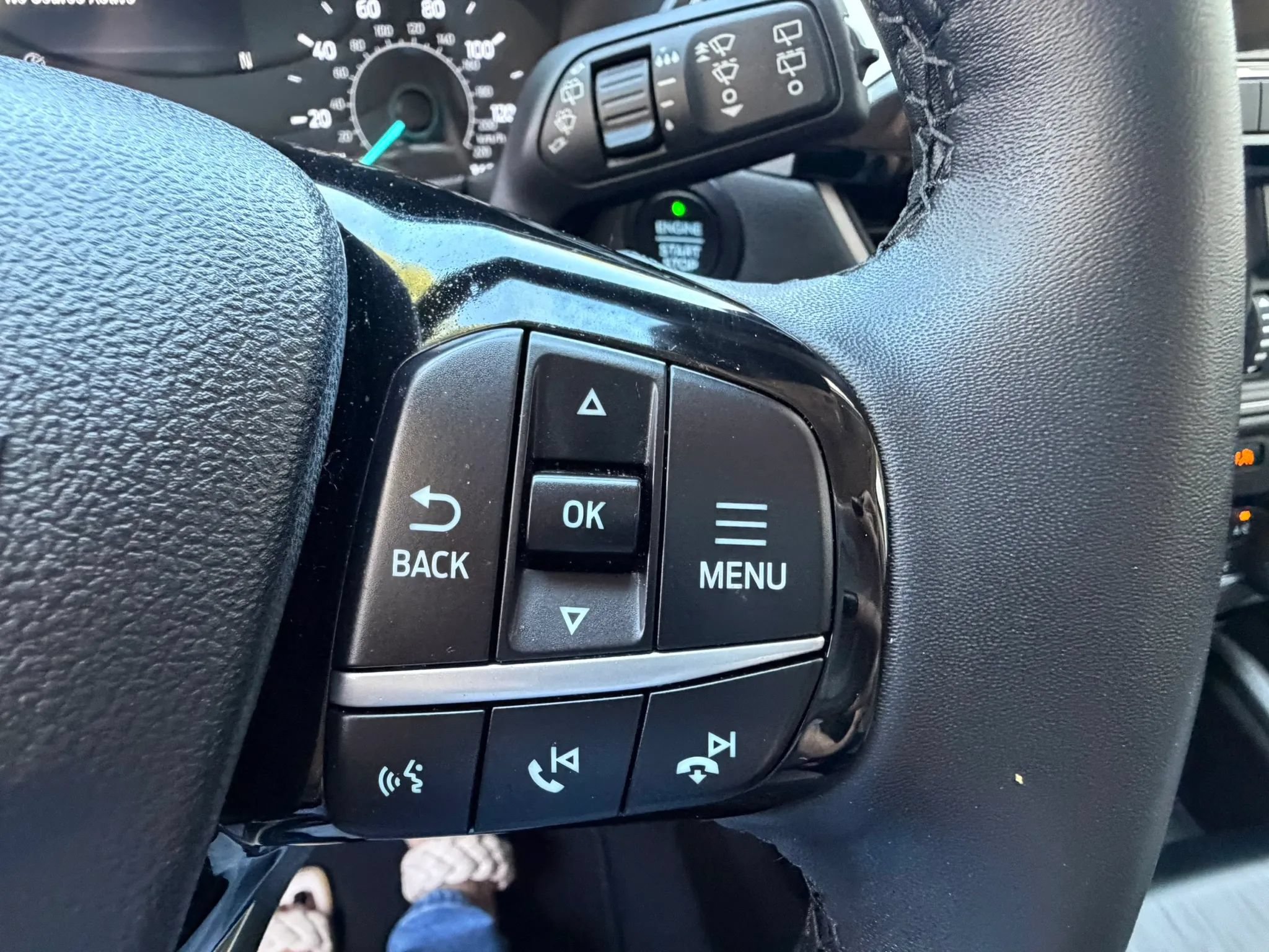 Used 2022 Ford Escape SE w/ Cold Weather Package FWD image 32