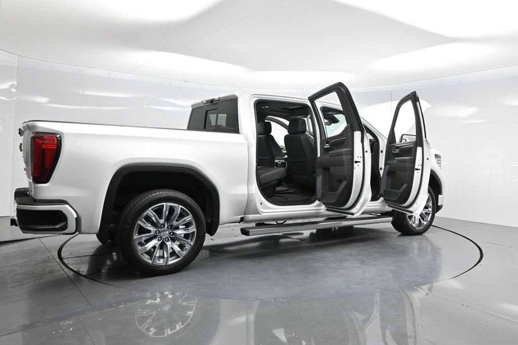 Used 2023 GMC Sierra 1500 Denali w/ Denali Reserve Package AWD/4WD image 4