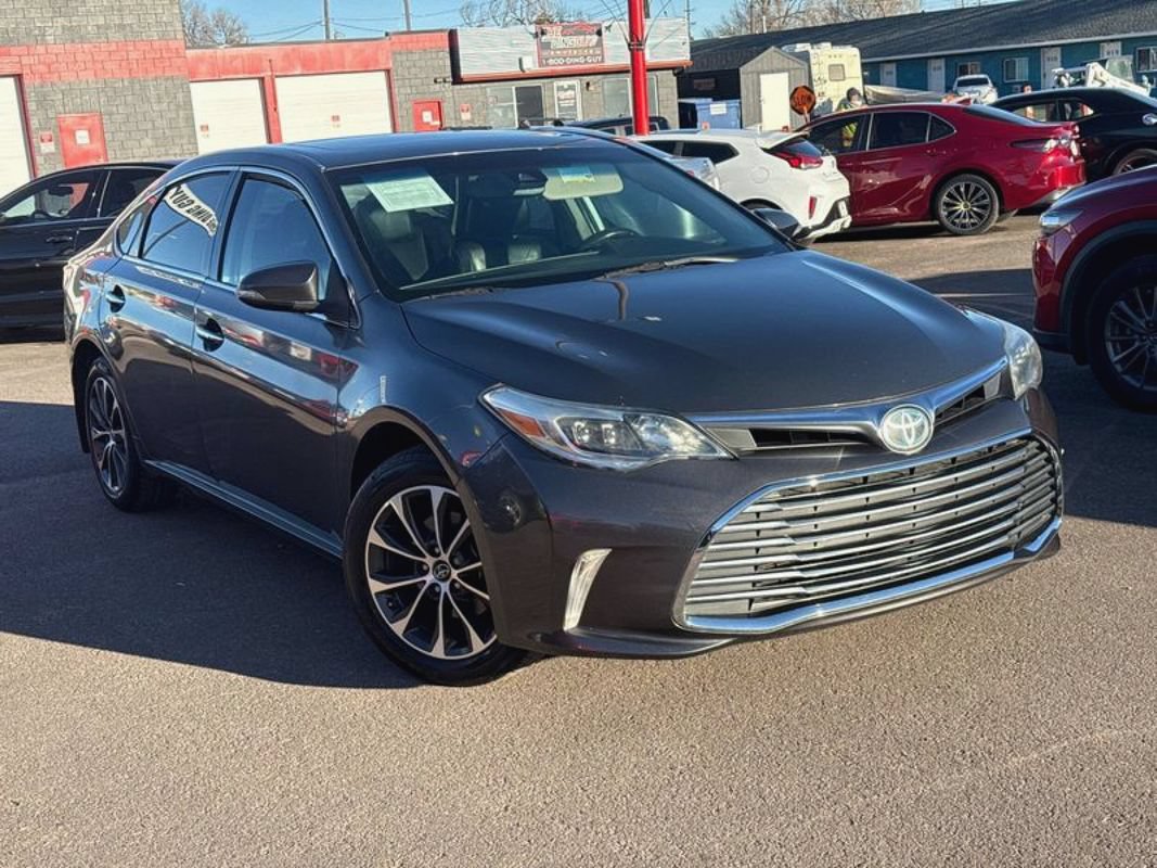 Used 2018 Toyota Avalon XLE Premium FWD image 1