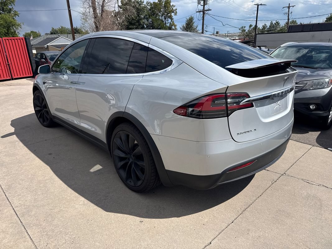 Used 2017 Tesla Model X 90D AWD/4WD image 3