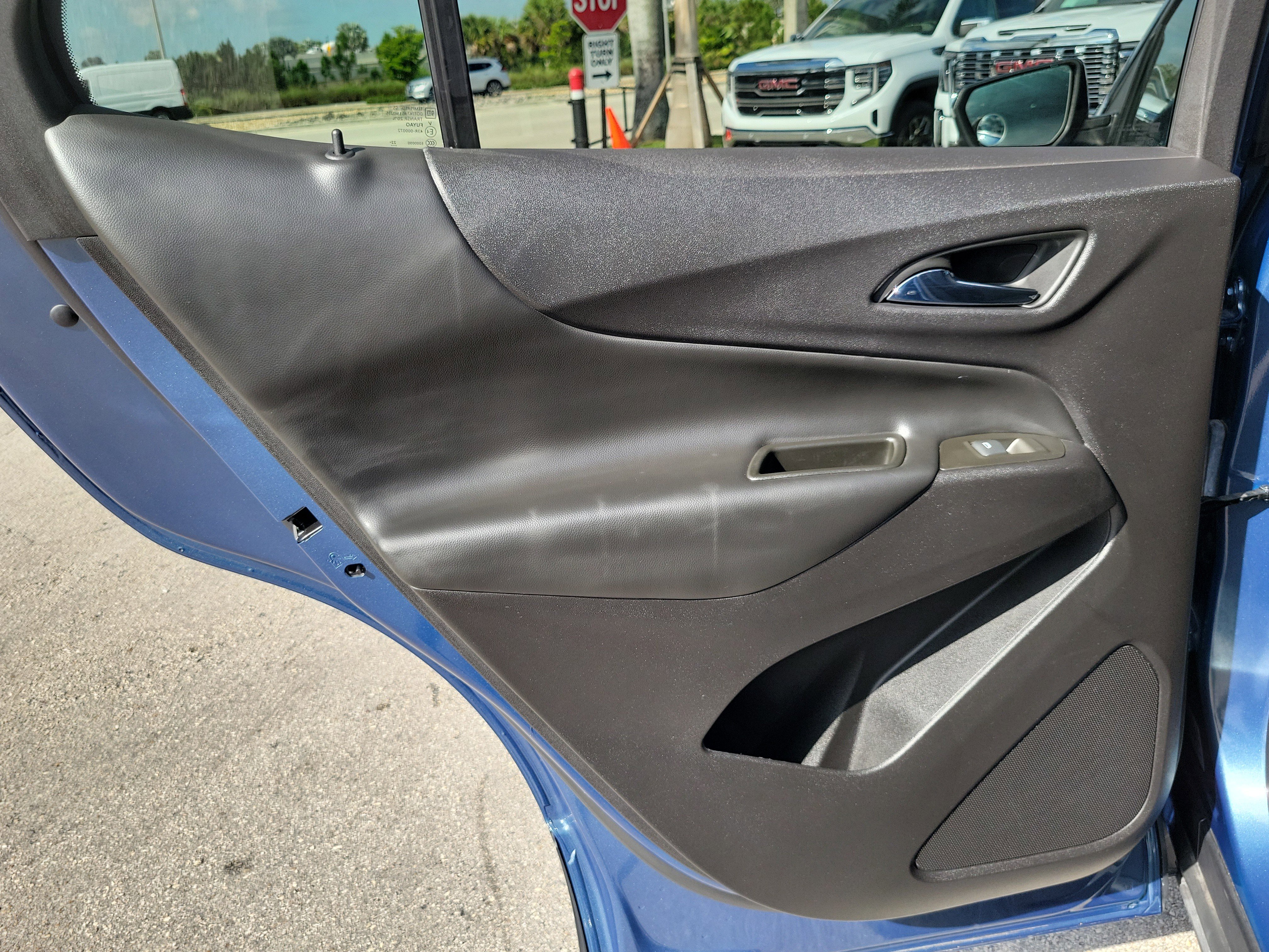 Used 2024 Chevrolet Equinox LT FWD image 26