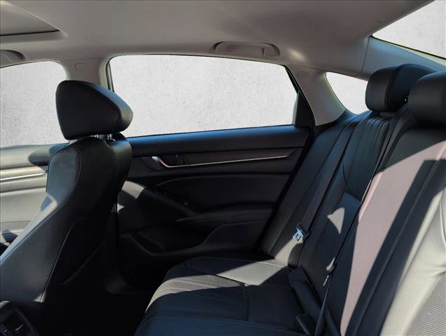 Used 2018 Honda Accord Touring image 17