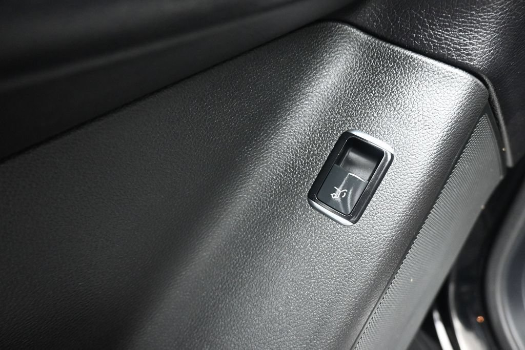 Used 2015 Mercedes-Benz ML 250 BlueTEC 4MATIC image 11