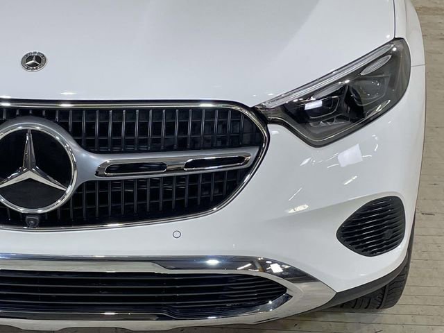 Used 2025 Mercedes-Benz GLC 350e 4MATIC image 11