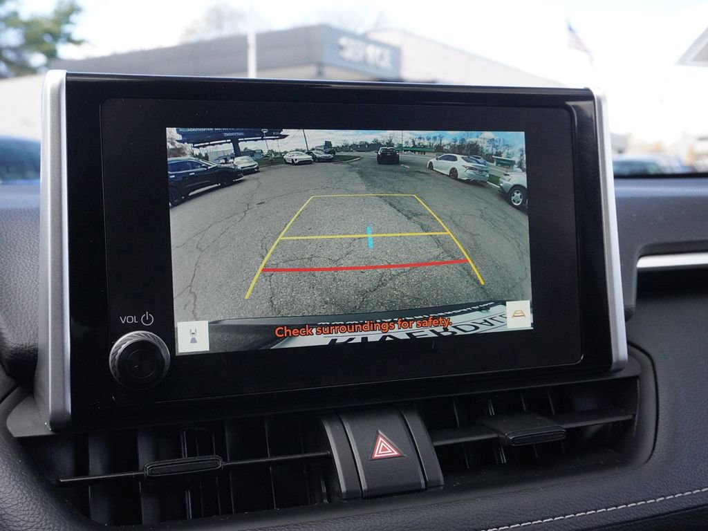 Used 2025 Toyota RAV4 XLE image 37