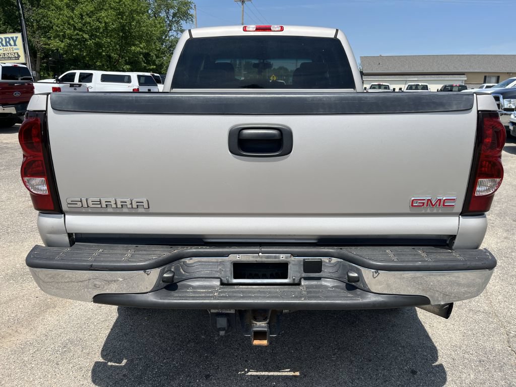Used 2006 GMC Sierra 2500 SLE w/ Heavy-Duty Power Package AWD/4WD image 7