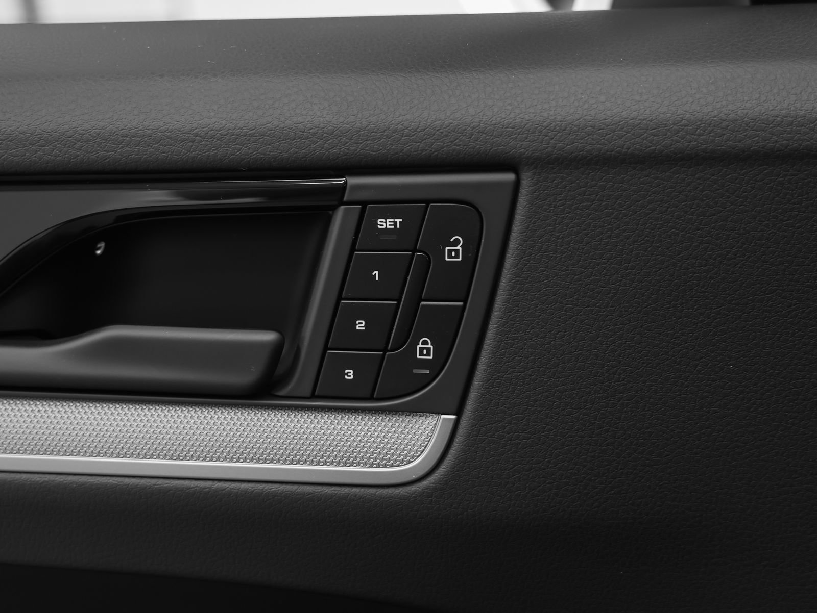 Certified 2026 Porsche Cayenne AWD/4WD image 28