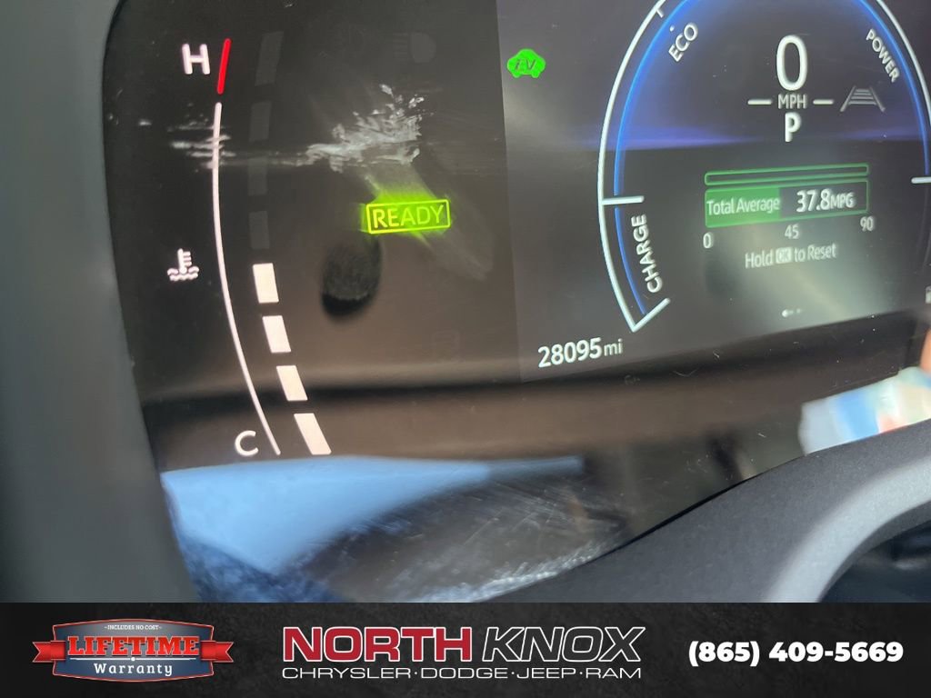 Used 2025 Toyota Camry SE image 30