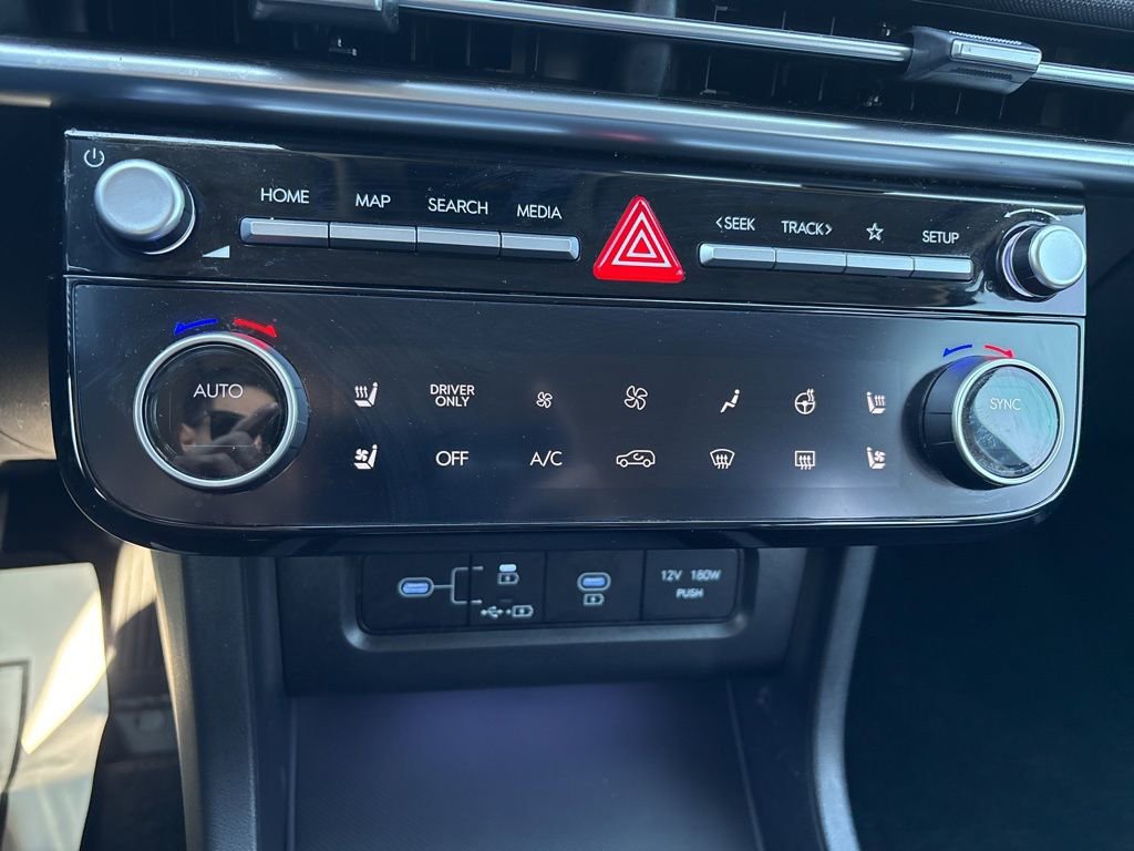 Certified 2025 Hyundai Tucson Limited AWD/4WD image 23