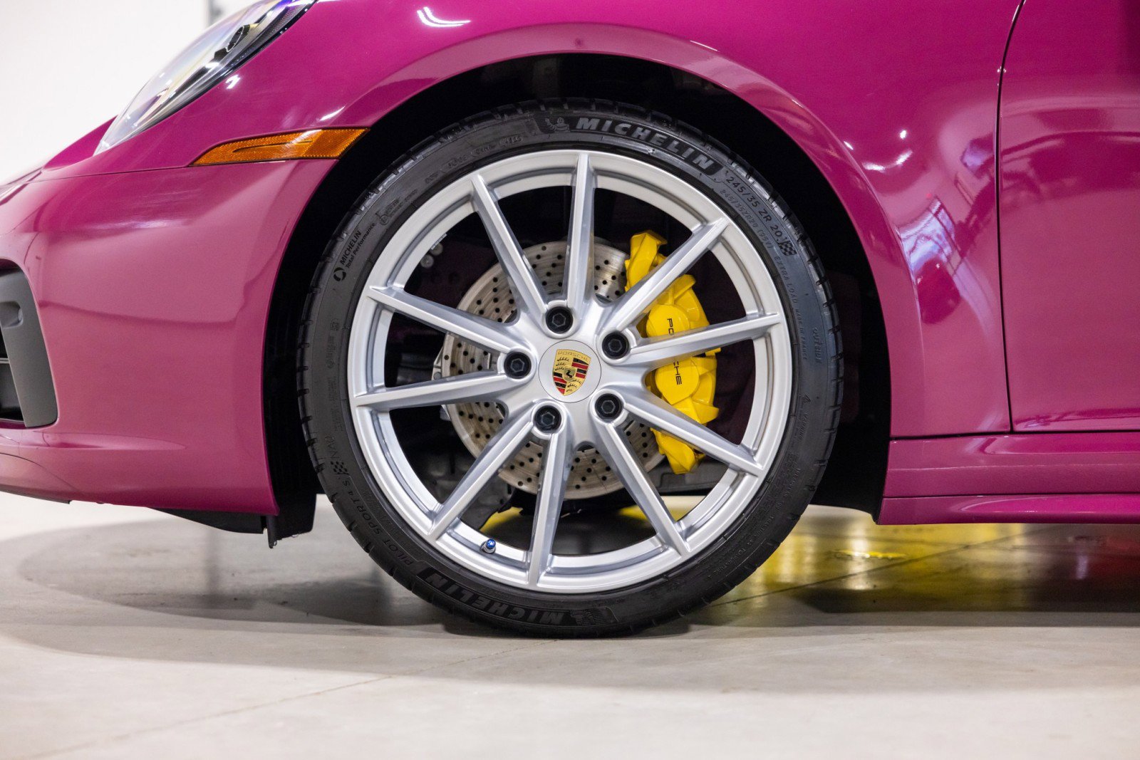 Used 2023 Porsche 911 Carrera w/ Premium Package RWD image 20