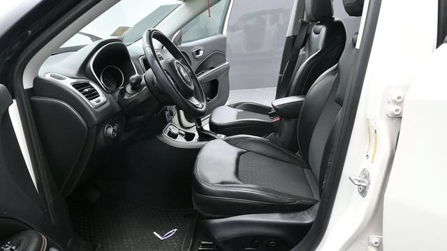 Used 2018 Jeep Compass Latitude w/ Popular Equipment Group AWD/4WD image 32