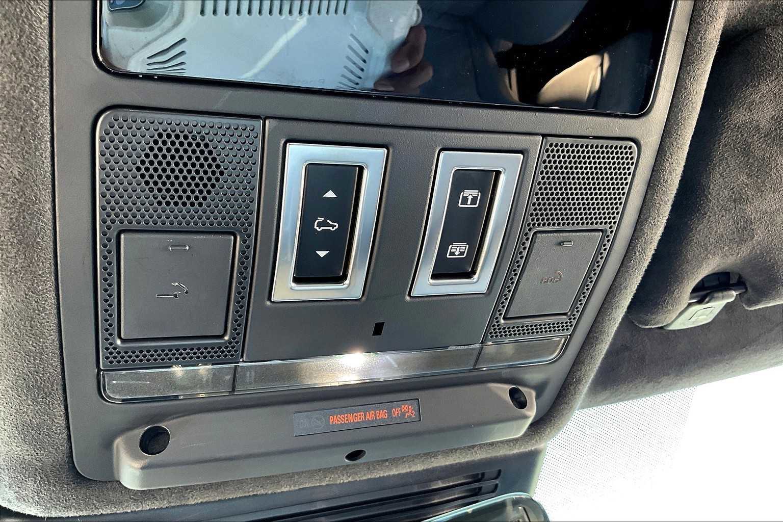 Used 2024 Jaguar F-PACE SVR image 38