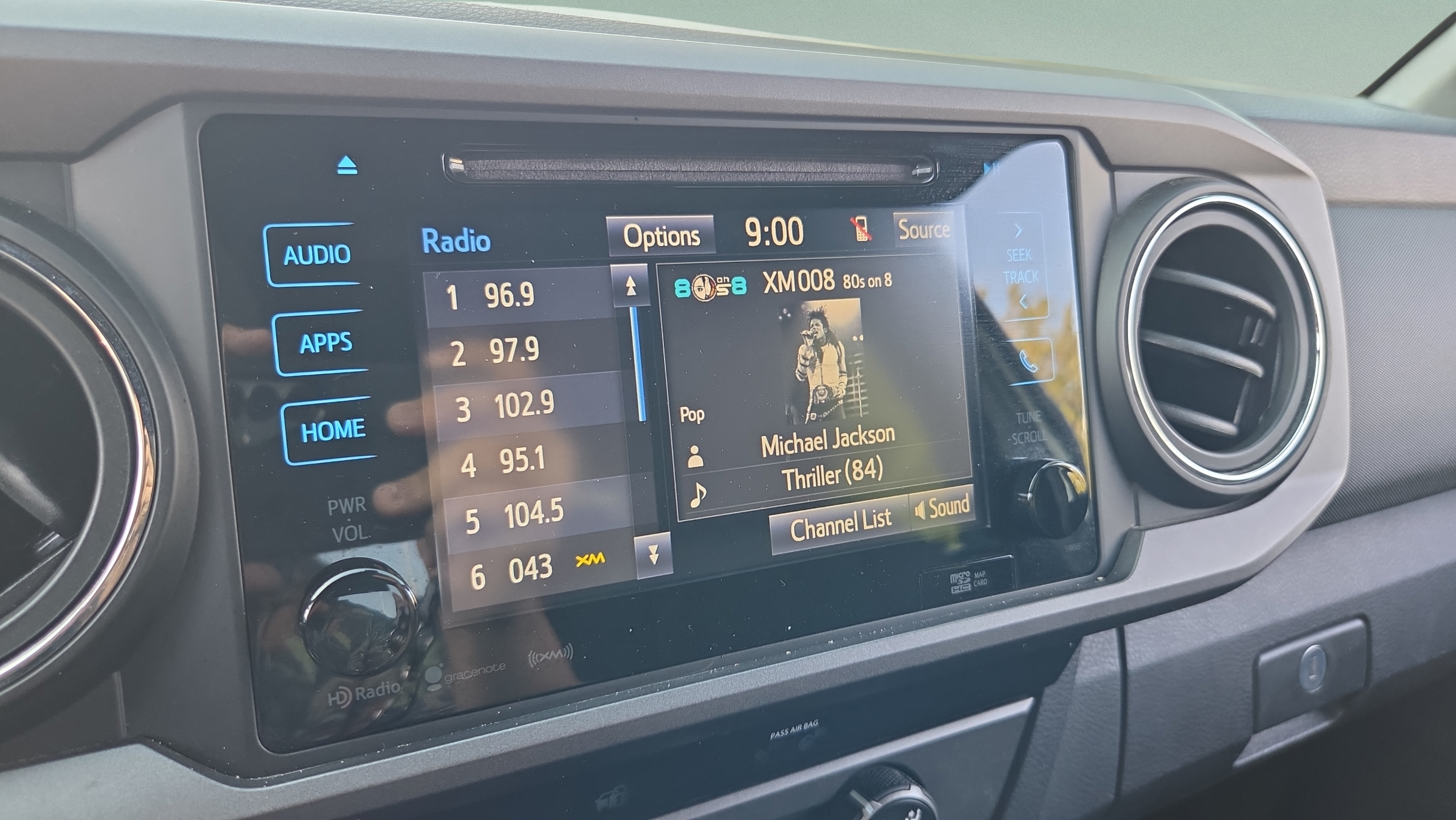 Used 2019 Toyota Tacoma TRD Off-Road AWD/4WD image 18