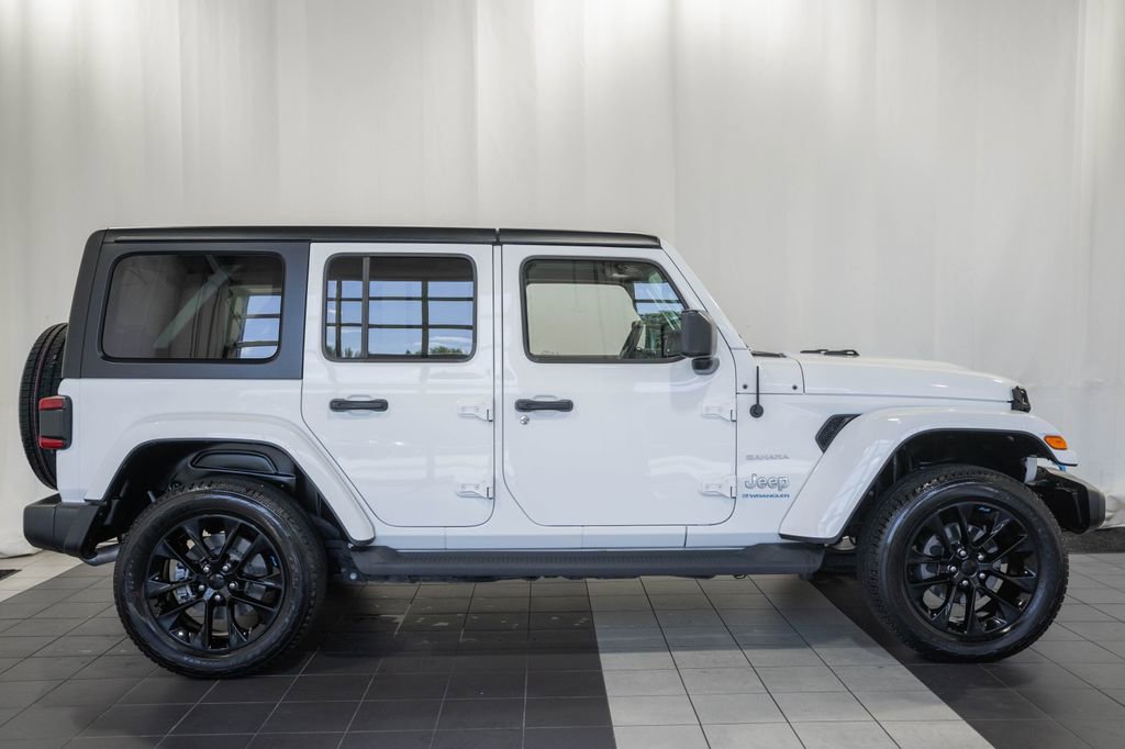Used 2023 Jeep Wrangler Unlimited Sahara w/ Cold Weather Group AWD/4WD image 3