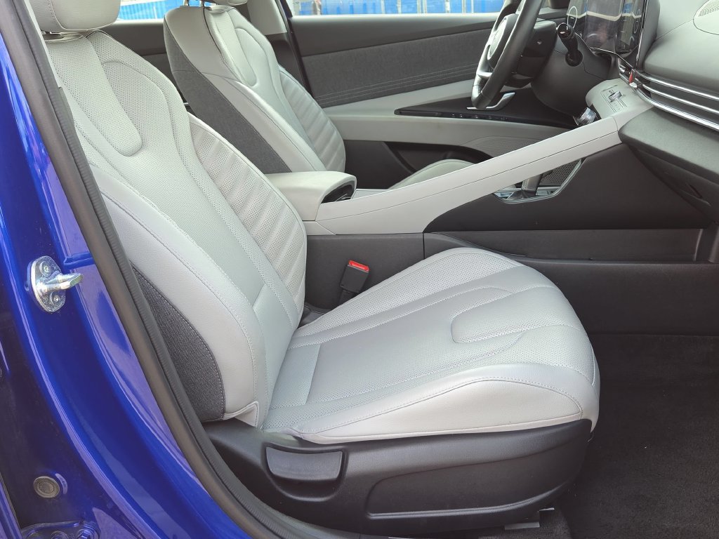Used 2024 Hyundai Elantra Limited FWD image 32