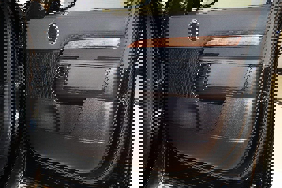 Used 2018 Land Rover Discovery HSE image 52