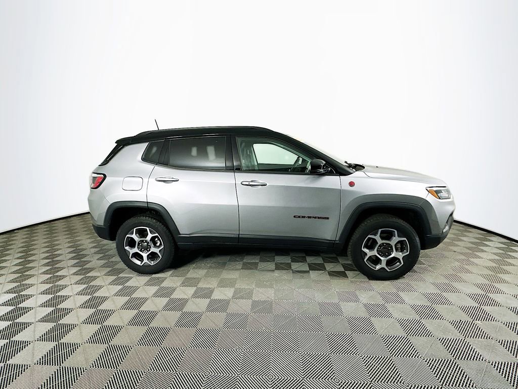 Used 2022 Jeep Compass Trailhawk image 12