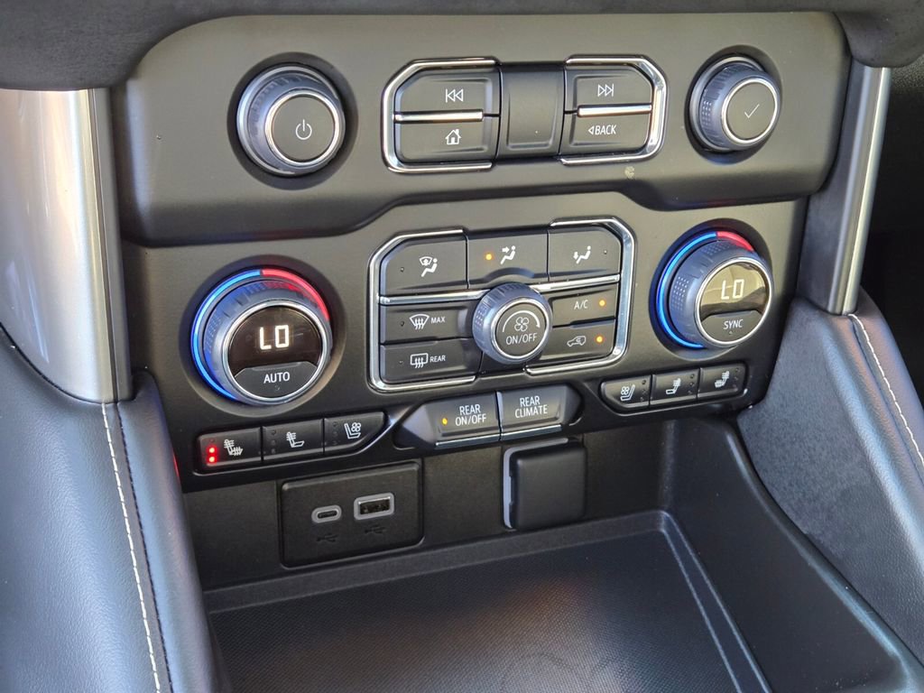 Used 2024 Chevrolet Suburban Premier w/ Premium Package AWD/4WD image 22