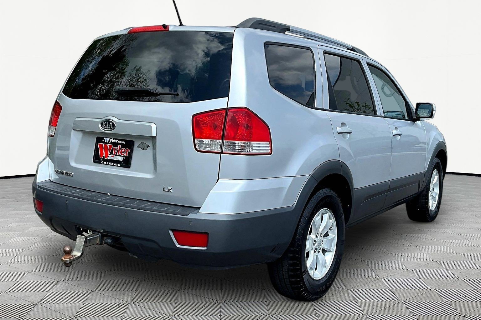 Used 2009 Kia Borrego LX w/ Convenience Pkg AWD/4WD image 6