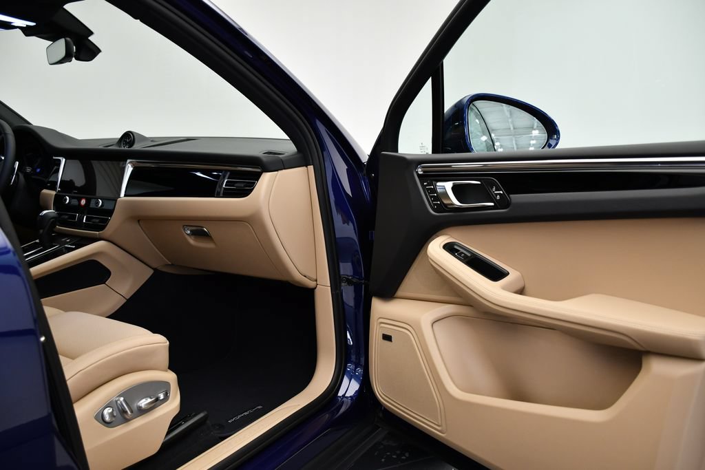 Certified 2026 Porsche Macan Turbo AWD/4WD image 46