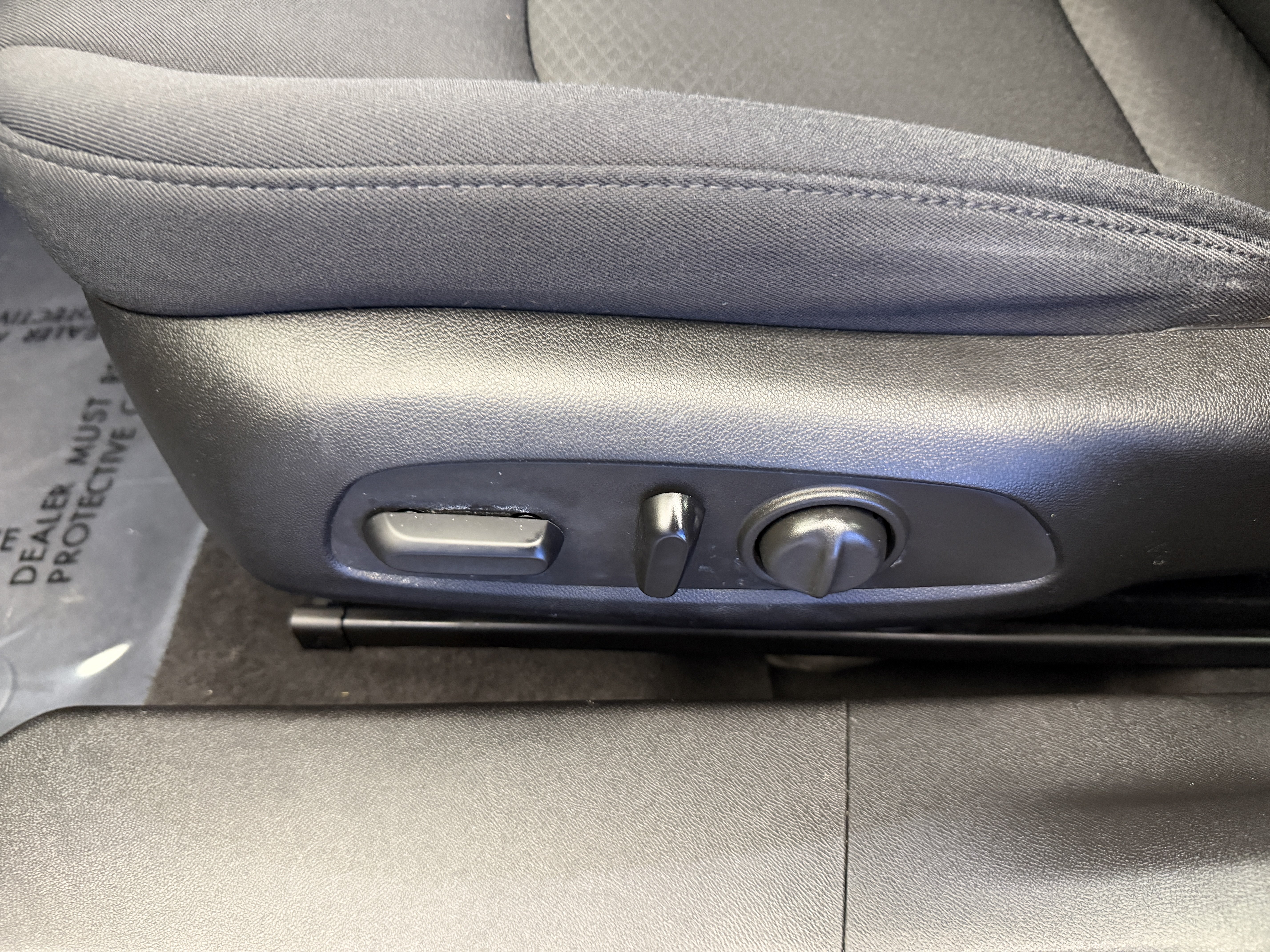 Used 2016 Chevrolet Malibu LT FWD image 13